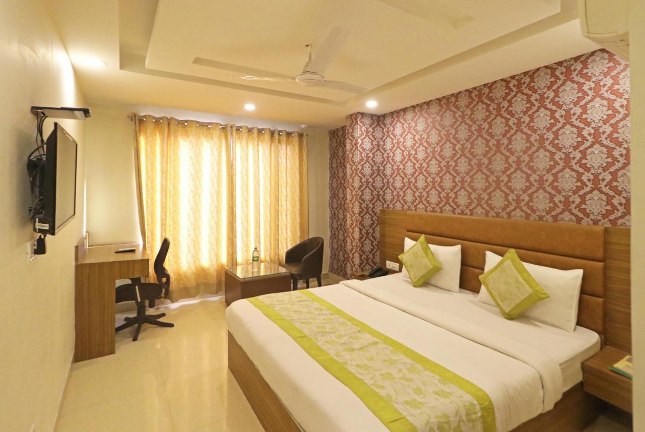 Hotel Ronit Royal Delhi Airport By D'Capitol New Delhi Exterior photo