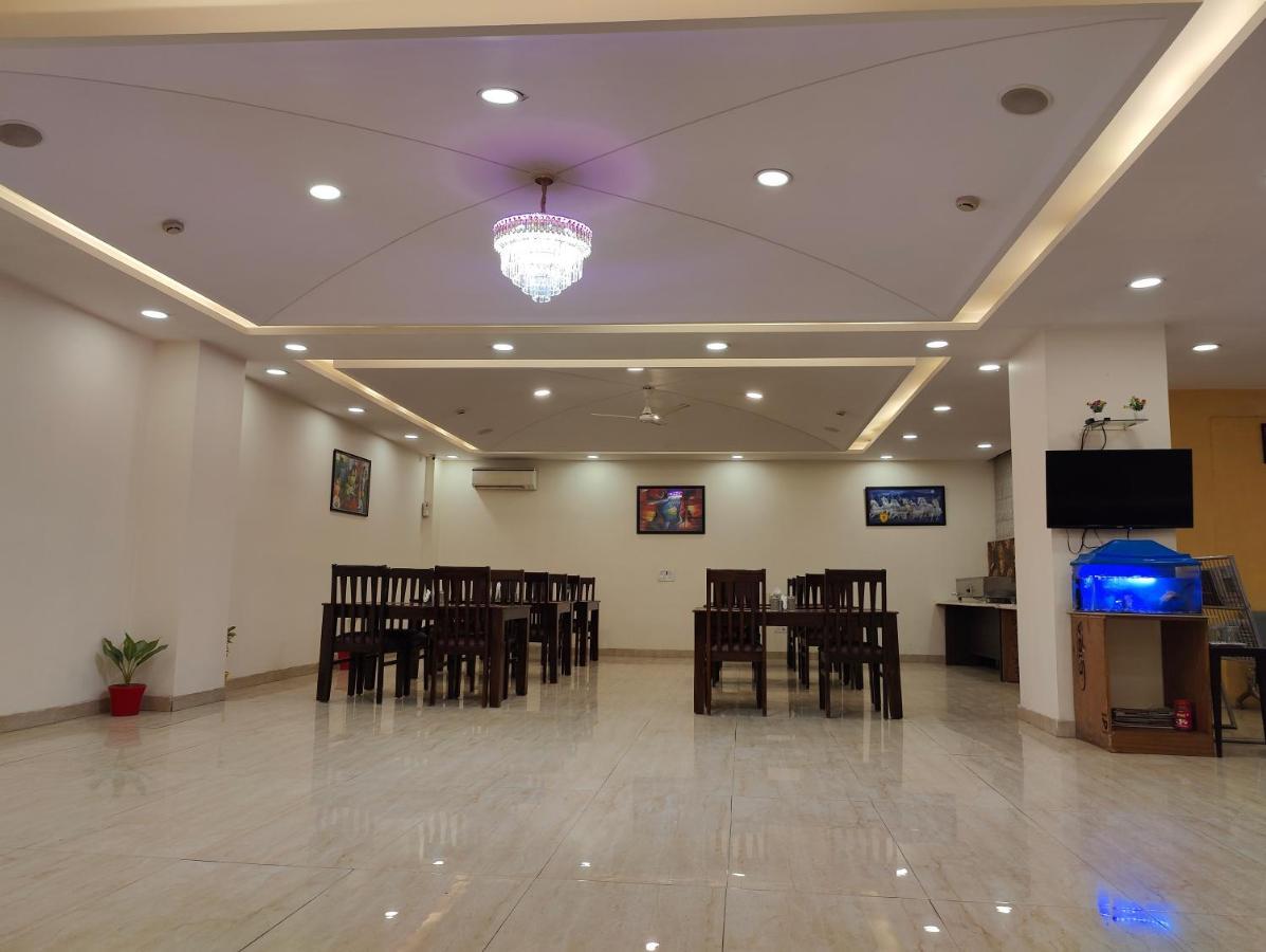 Hotel Ronit Royal Delhi Airport By D'Capitol New Delhi Exterior photo