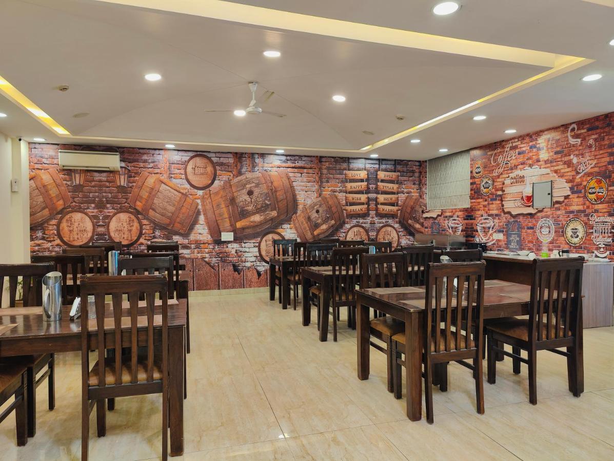 Hotel Ronit Royal Delhi Airport By D'Capitol New Delhi Exterior photo