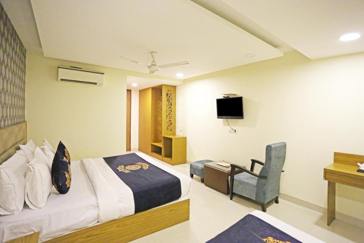 Hotel Ronit Royal Delhi Airport By D'Capitol New Delhi Exterior photo